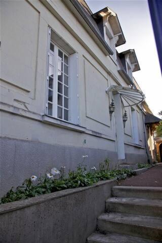 Chambre Grise Dans Une Demeure Du 16Eme A Saumur Comprenant Cuisine Equipee Экстерьер фото